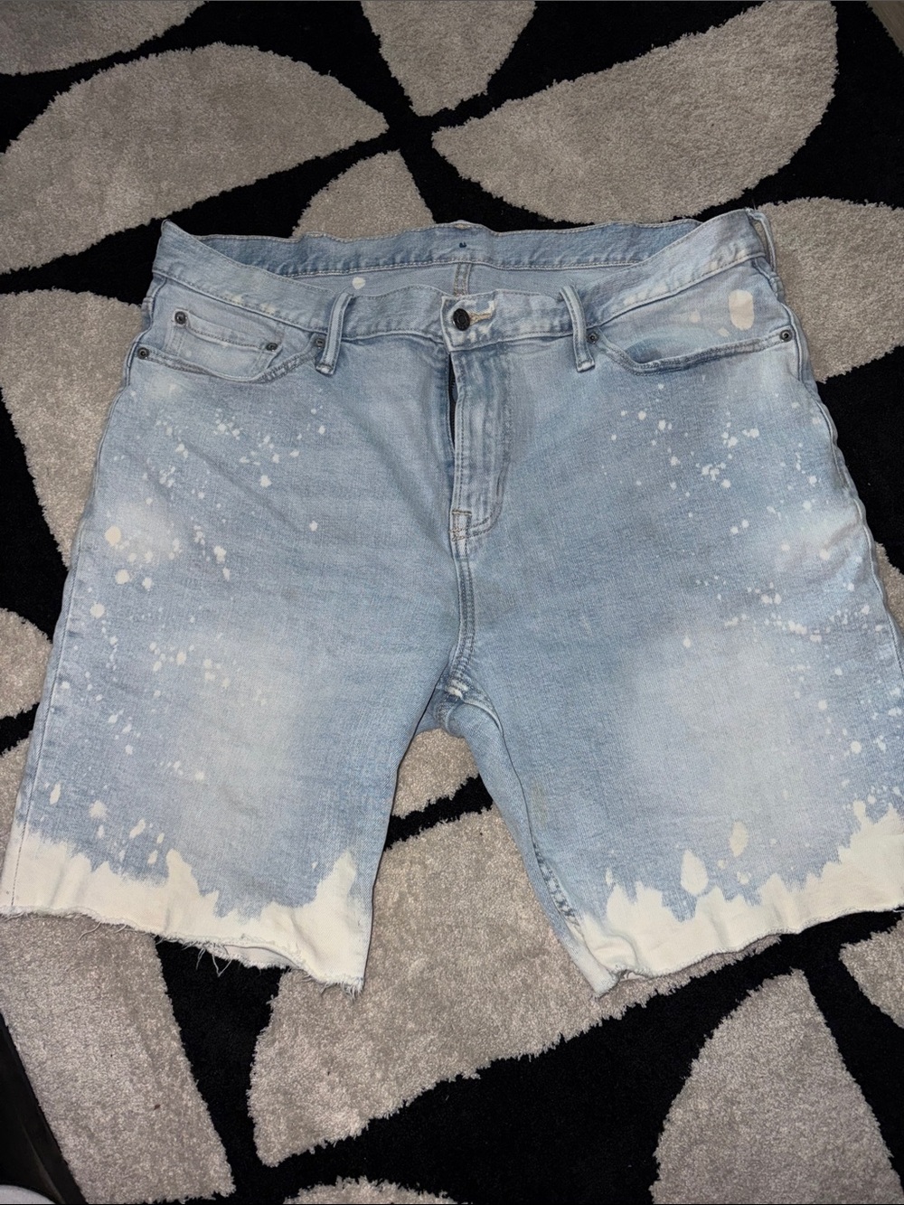 Old Navy Light Blue Bleached Denim Men's Shorts size 38